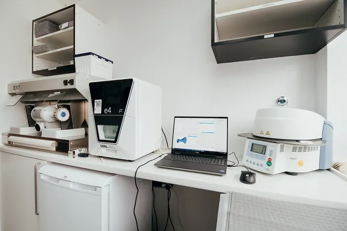 CAD/CAM-Fräsmaschine und 3D-Drucker in der Praxis